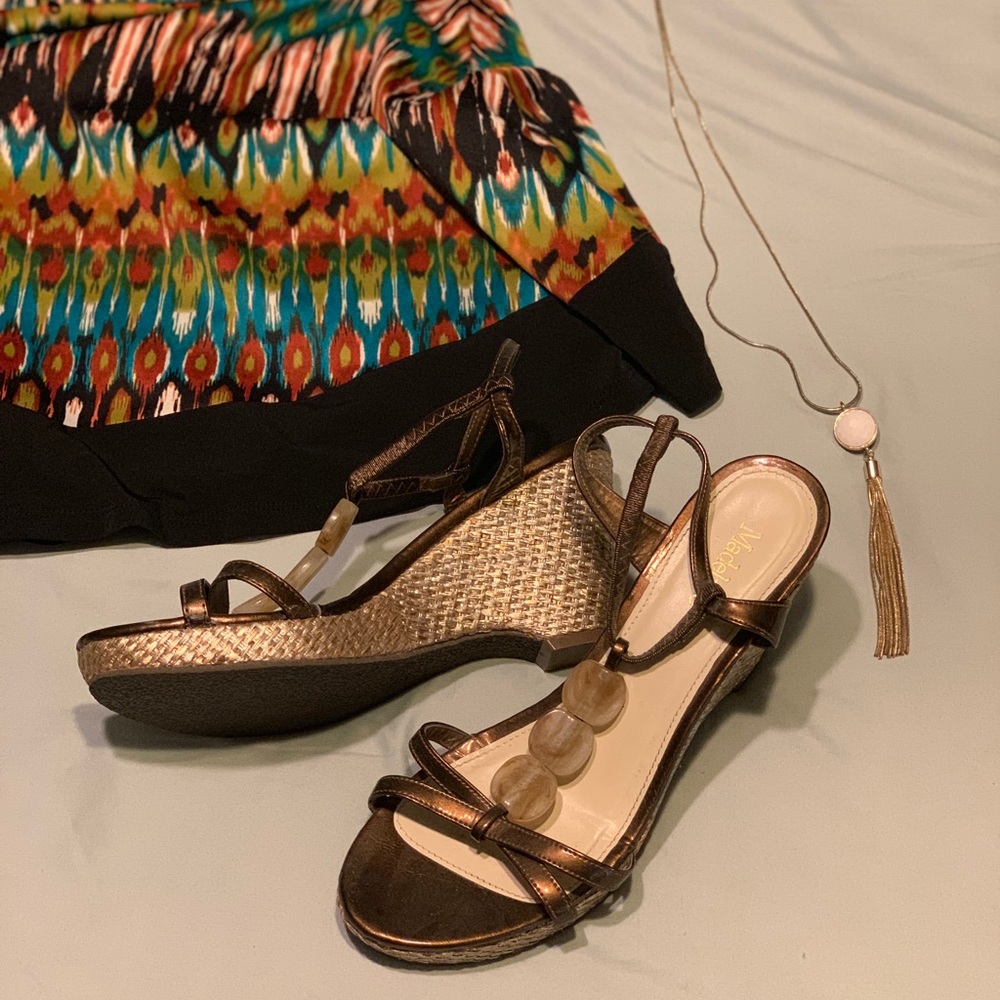 Ladies size 9 platform sandals by Stuart Madeline